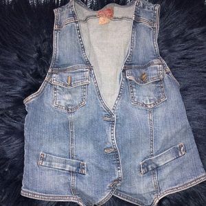 Jean Vest